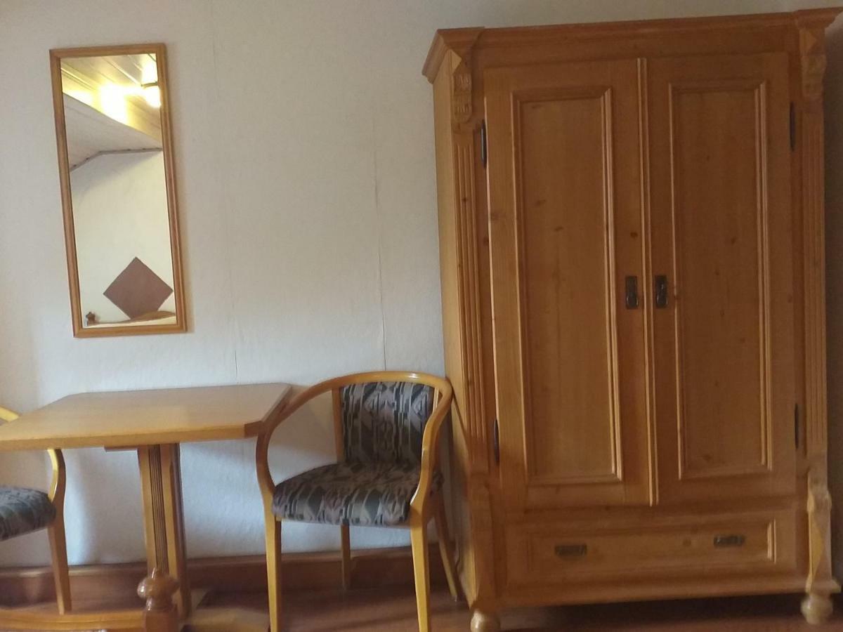 Hotel Zur Krone Bad Brueckenau Bilik gambar